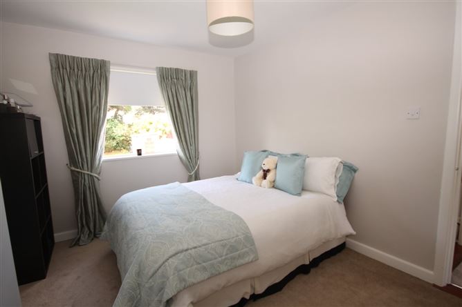 21 Saint Anne's Park, Shankill, Dublin 18