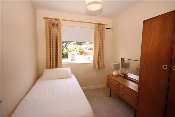 21 Saint Anne's Park, Shankill, Dublin 18