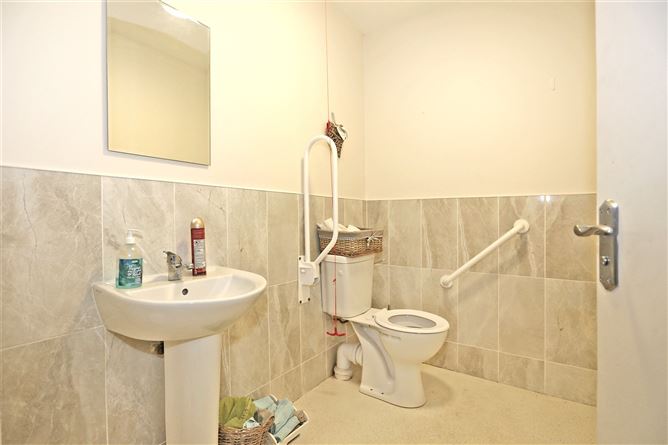 33-35 Pound Street, Sixmilebridge, Co. Clare