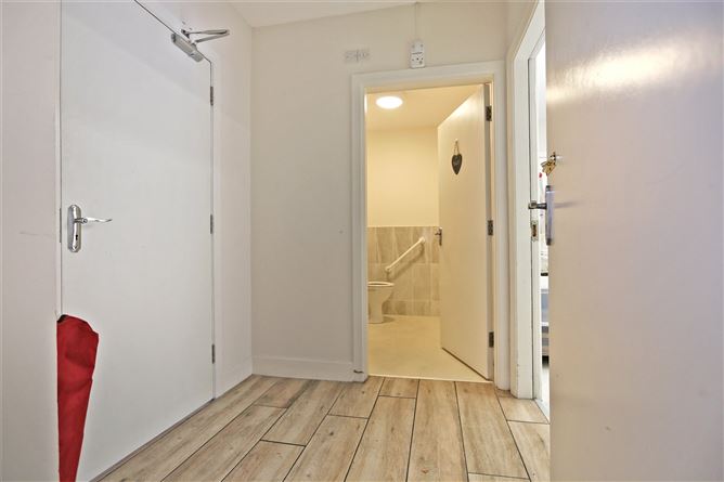 33-35 Pound Street, Sixmilebridge, Co. Clare