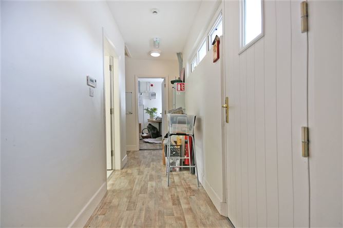 33-35 Pound Street, Sixmilebridge, Co. Clare