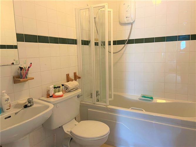 15A Moore Bay, Kilkee, Co. Clare.