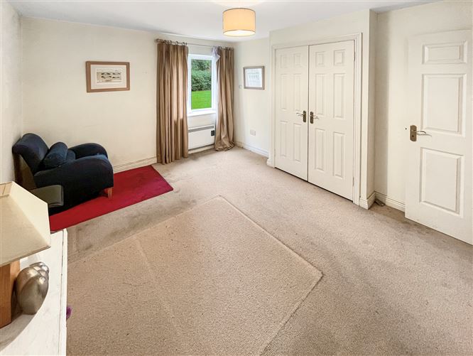 6 Nenagh Manor Retirement Apartments, Nenagh, Co. Tipperary Sherry