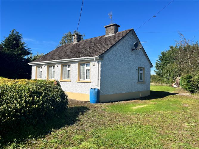 Cottage on c.0.3 Acre / 0.12 HA., Coill Dubh, Kildare