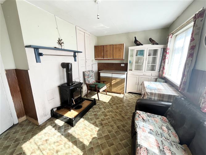 Cottage on c.0.3 Acre / 0.12 HA., Coill Dubh, Kildare