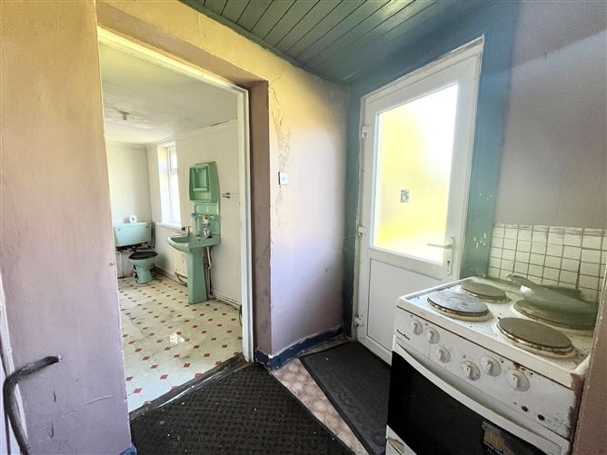 Cottage on c.0.3 Acre / 0.12 HA., Coill Dubh, Kildare