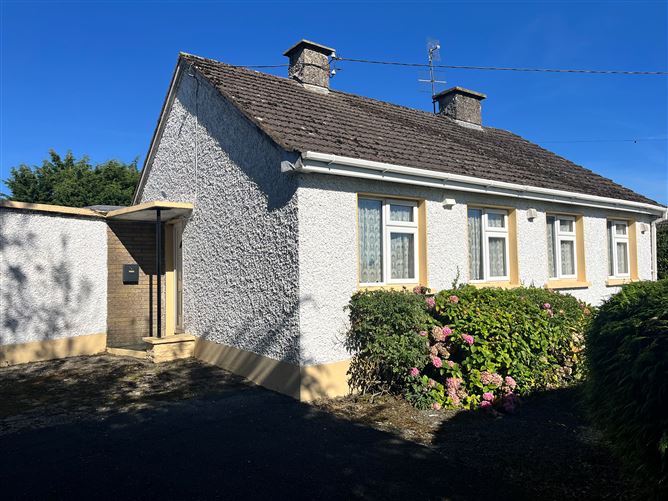 Cottage on c.0.3 Acre / 0.12 HA., Coill Dubh, Kildare