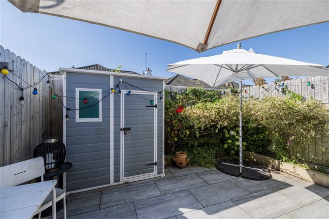 https://photos-a.propertyimages.ie/media/9/9/2/4952299/6ab2e790-1cd4-4e82-97e6-0dff2c42e2bb_l.jpg