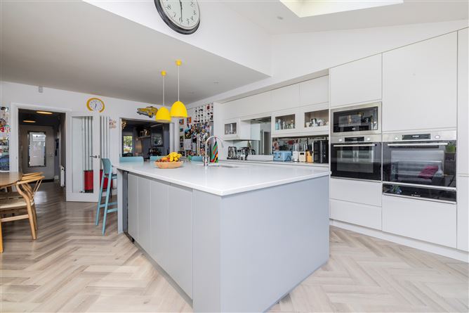 https://photos-a.propertyimages.ie/media/9/9/2/4952299/6ab2e790-1cd4-4e82-97e6-0dff2c42e2bb_l.jpg