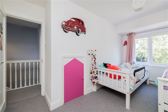 https://photos-a.propertyimages.ie/media/9/9/2/4952299/6ab2e790-1cd4-4e82-97e6-0dff2c42e2bb_l.jpg