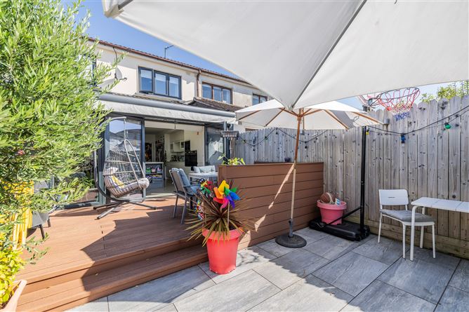 https://photos-a.propertyimages.ie/media/9/9/2/4952299/6ab2e790-1cd4-4e82-97e6-0dff2c42e2bb_l.jpg