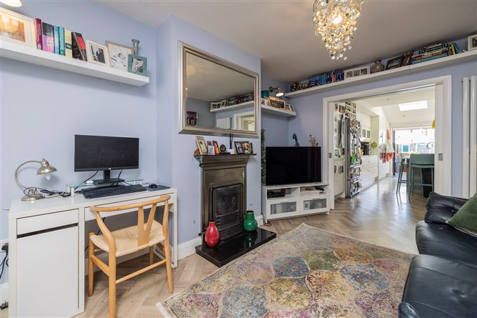 https://photos-a.propertyimages.ie/media/9/9/2/4952299/6ab2e790-1cd4-4e82-97e6-0dff2c42e2bb_l.jpg