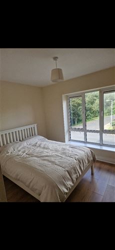 https://photos-a.propertyimages.ie/media/9/9/2/4958299/55f0b2ca-d671-4686-8365-2ce0a5109db9_l.jpg