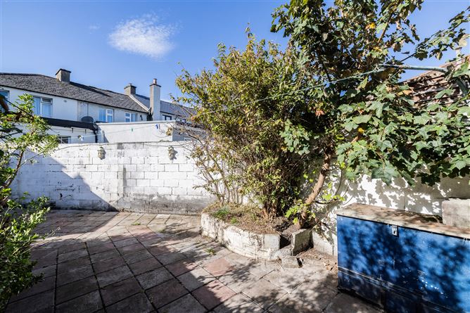 https://photos-a.propertyimages.ie/media/9/9/2/4960299/1e7aac32-b938-432c-af84-e92438239c0b_l.jpg