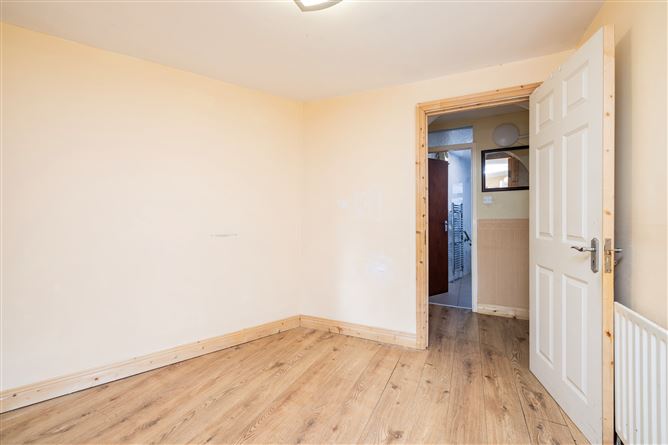 https://photos-a.propertyimages.ie/media/9/9/2/4960299/1e7aac32-b938-432c-af84-e92438239c0b_l.jpg