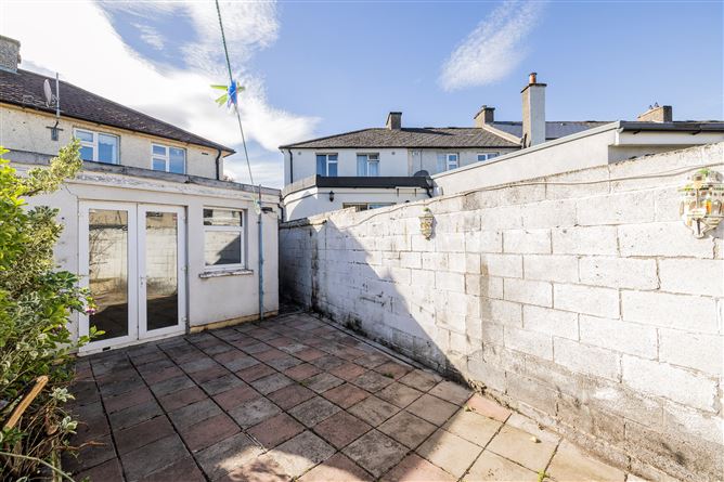 https://photos-a.propertyimages.ie/media/9/9/2/4960299/1e7aac32-b938-432c-af84-e92438239c0b_l.jpg