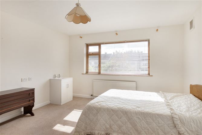 27 Ardeevin Avenue, Lucan, Co. Dublin