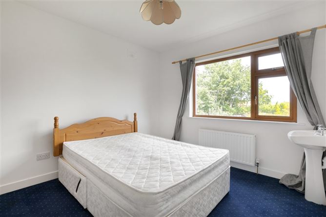 27 Ardeevin Avenue, Lucan, Co. Dublin
