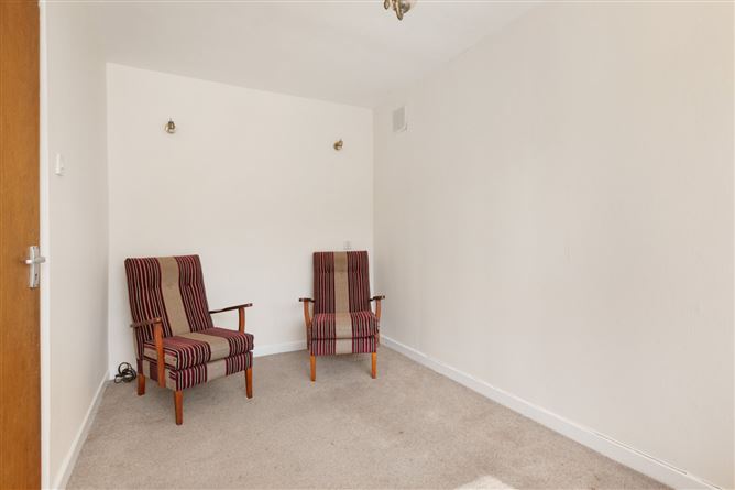 27 Ardeevin Avenue, Lucan, Co. Dublin