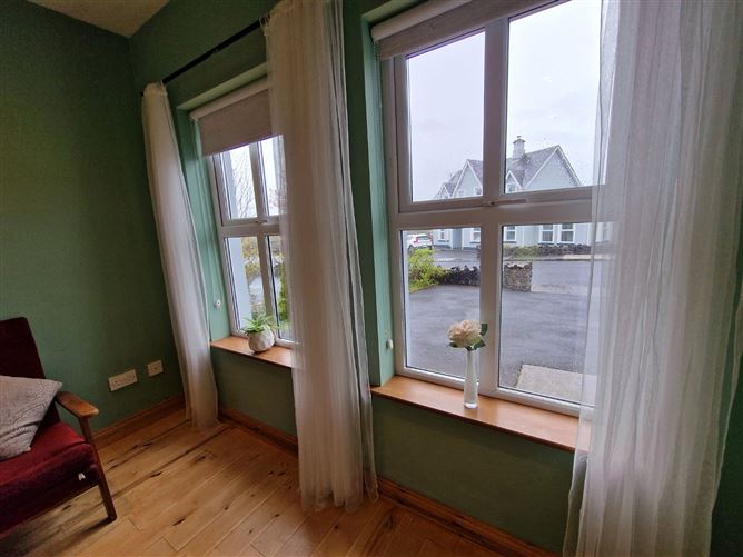 17 Cul Daire, Lissycasey, Ennis, Co. Clare