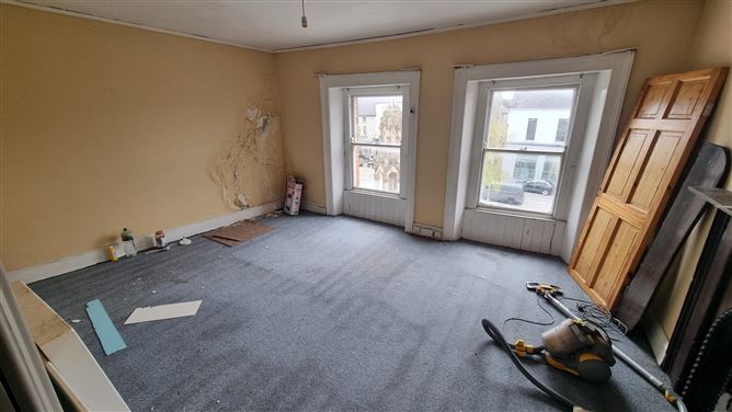 18 The Diamond, Monaghan Town, Monaghan