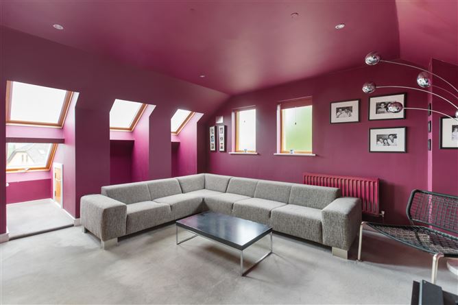 https://photos-a.propertyimages.ie/media/9/9/3/4932399/8ae27b25-0203-4642-a33b-4062261fe2c0_l.jpg