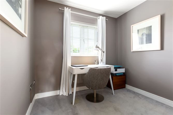 https://photos-a.propertyimages.ie/media/9/9/3/4932399/8ae27b25-0203-4642-a33b-4062261fe2c0_l.jpg