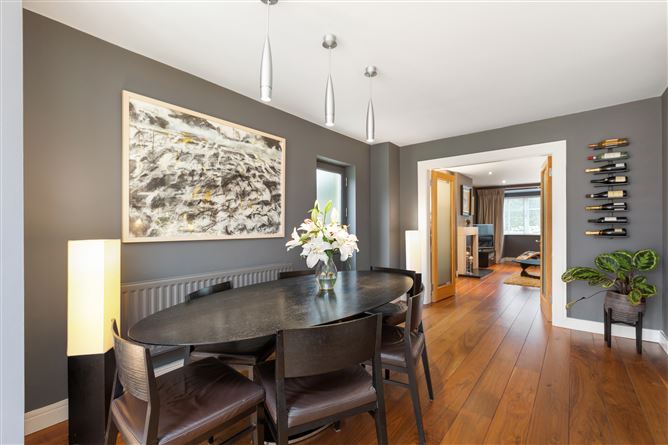 https://photos-a.propertyimages.ie/media/9/9/3/4932399/8ae27b25-0203-4642-a33b-4062261fe2c0_l.jpg