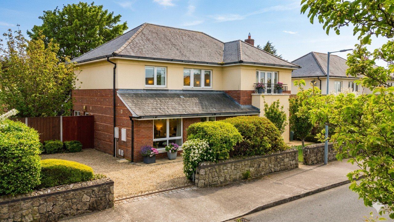 8 Kelston Park, Foxrock, Dublin 18