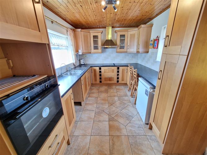 28 Cronan Gardens, Shannon, Co. Clare