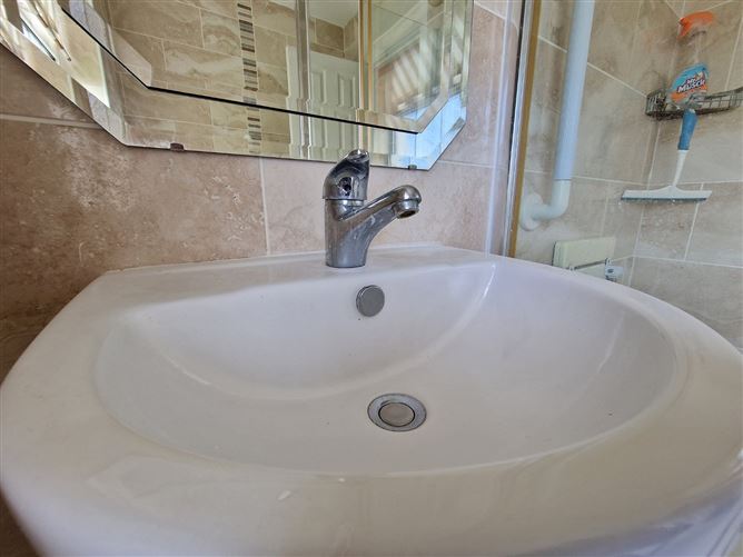 28 Cronan Gardens, Shannon, Co. Clare