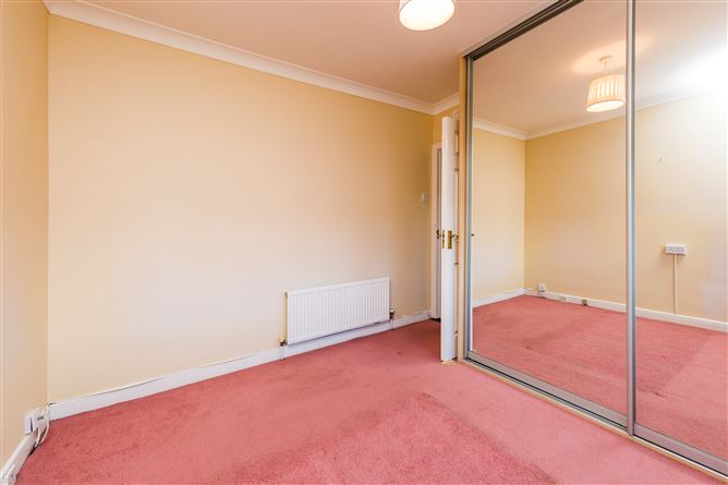 25 Meadow  View, Churchtown, Dublin 14