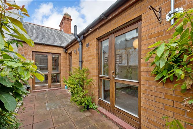 36 Dodder View Cottages, Ballsbridge, Dublin 4