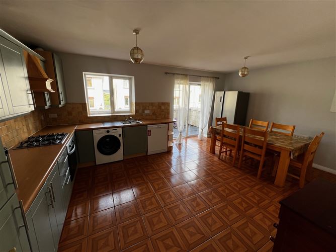 32 The Square, Riverbank, Drogheda, Louth