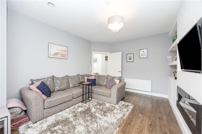 https://photos-a.propertyimages.ie/media/9/9/4/4910499/23fe21cf-0bf2-4a2d-abbd-046d298766ec_l.jpg
