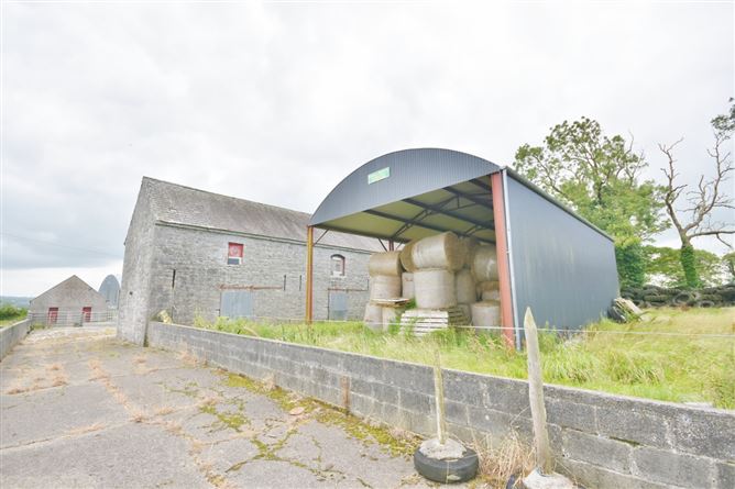 https://photos-a.propertyimages.ie/media/9/9/4/4936499/b87b4f0f-b919-4b96-8c76-607a61b489cf_l.jpg