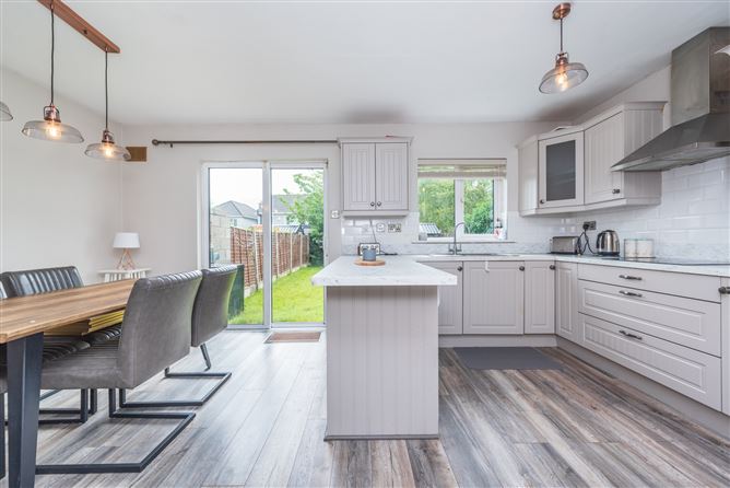 https://photos-a.propertyimages.ie/media/9/9/4/4948499/121695ea-ca12-405b-9b78-db2465bcaaa7_l.jpg