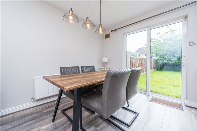https://photos-a.propertyimages.ie/media/9/9/4/4948499/121695ea-ca12-405b-9b78-db2465bcaaa7_l.jpg