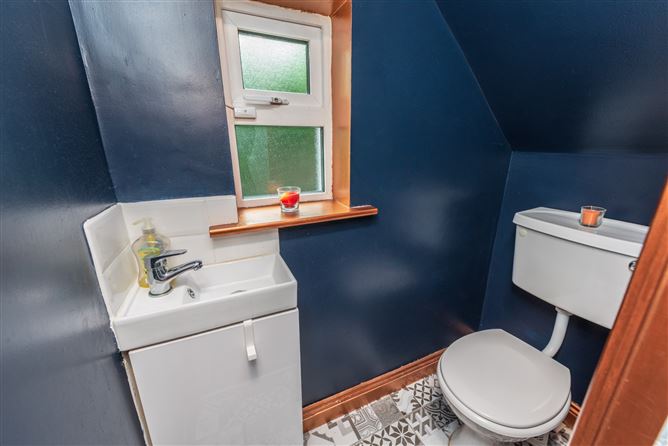 https://photos-a.propertyimages.ie/media/9/9/4/4948499/121695ea-ca12-405b-9b78-db2465bcaaa7_l.jpg