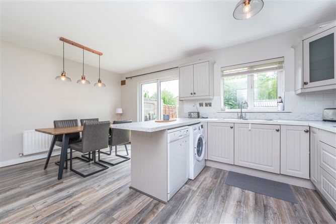 https://photos-a.propertyimages.ie/media/9/9/4/4948499/121695ea-ca12-405b-9b78-db2465bcaaa7_l.jpg