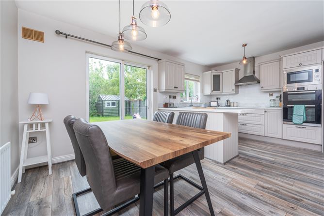 https://photos-a.propertyimages.ie/media/9/9/4/4948499/121695ea-ca12-405b-9b78-db2465bcaaa7_l.jpg