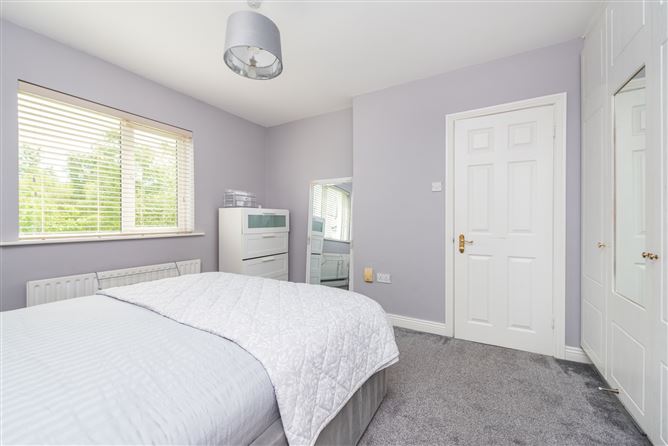 https://photos-a.propertyimages.ie/media/9/9/4/4948499/121695ea-ca12-405b-9b78-db2465bcaaa7_l.jpg