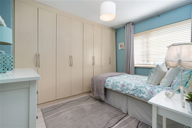 33 Castle Grove, Clondalkin, Dublin 22, D22 CC03