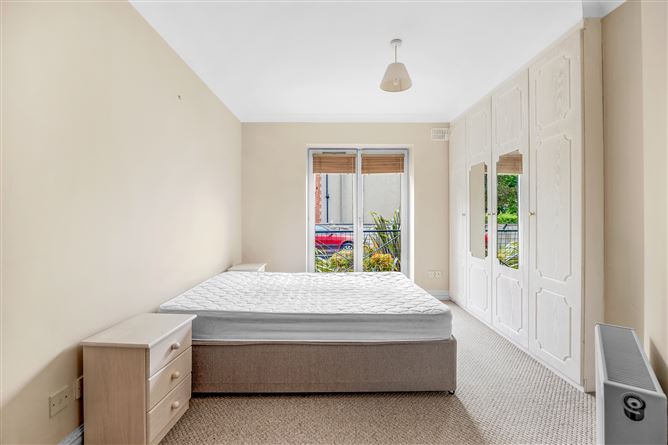 Photo 9 of 19 — 1 Seamount House, St Johns Road, Sandymount, Dublin 4