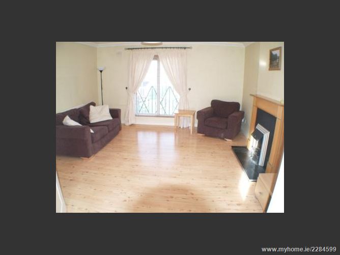 27 Mount Andrew Rise, Lucan, Co. Dublin Smith Curley Estate Agents