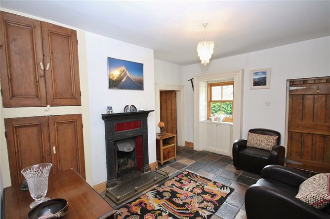 2 Silvermount Cottages, Strawberry Beds, Dublin 20