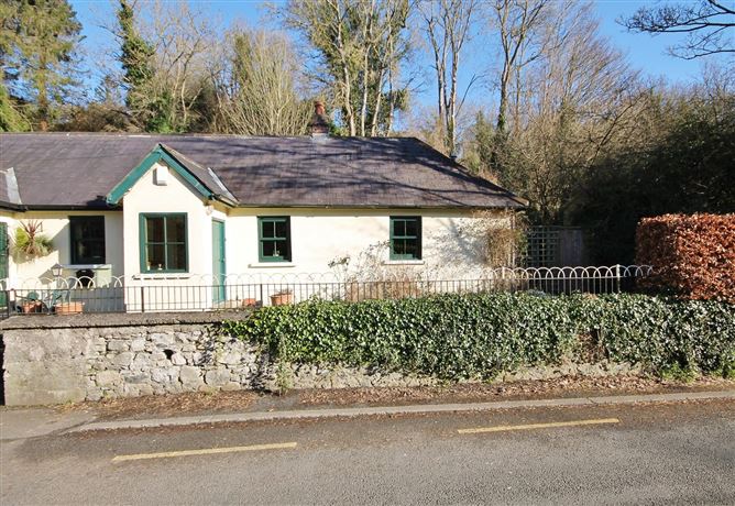 2 Silvermount Cottages, Strawberry Beds, Dublin 20