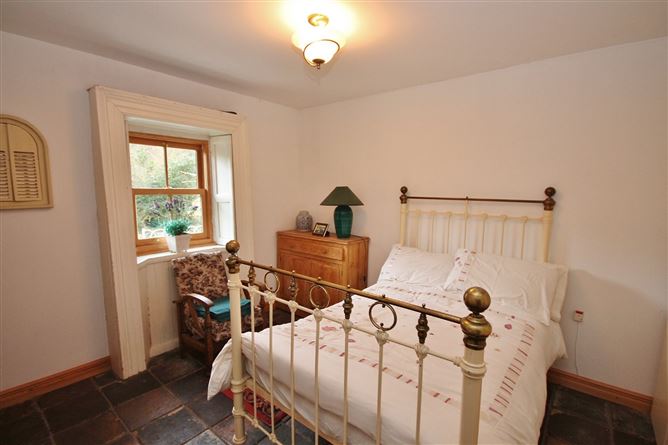 2 Silvermount Cottages, Strawberry Beds, Dublin 20