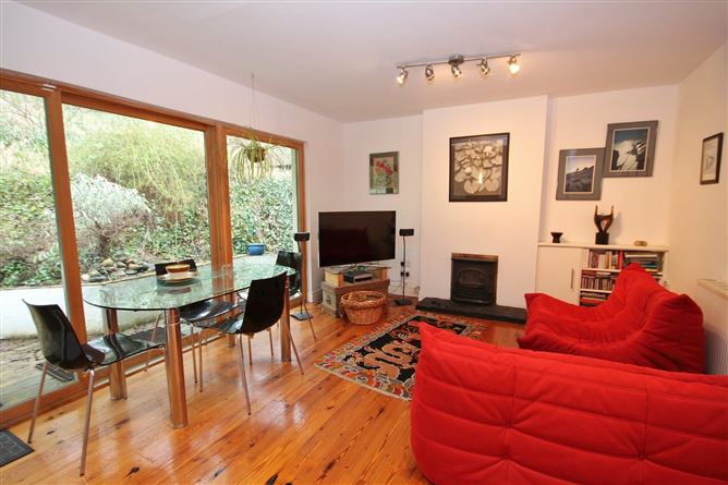 2 Silvermount Cottages, Strawberry Beds, Dublin 20