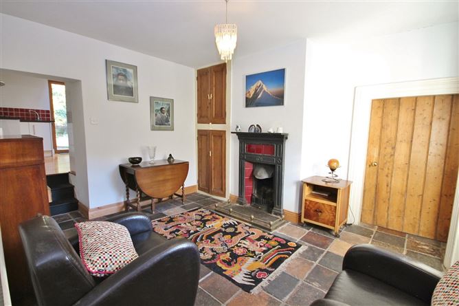 2 Silvermount Cottages, Strawberry Beds, Dublin 20